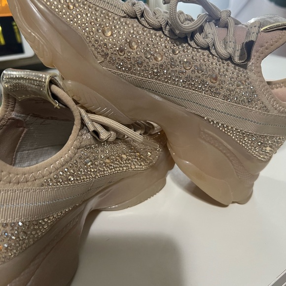 STEVE MADDEN - Picture 2 of 4